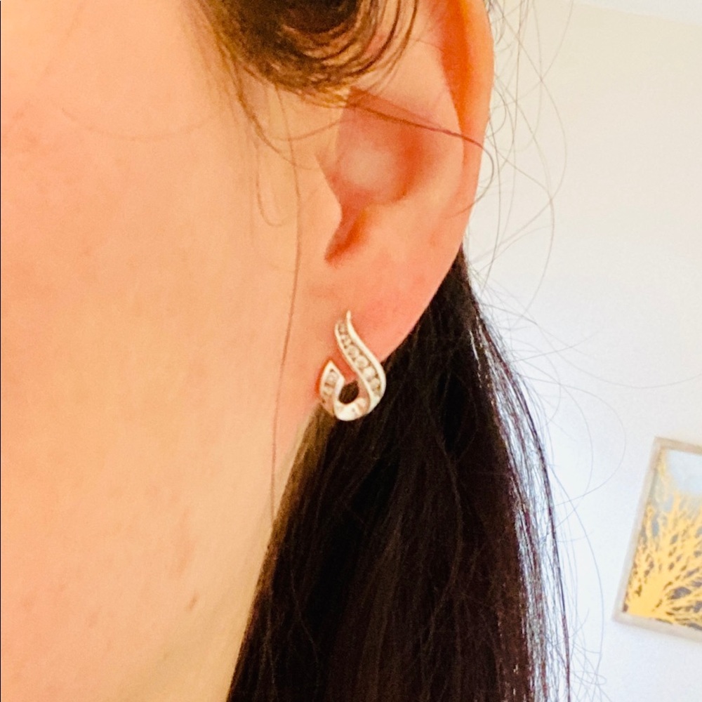 Diamond earrings - Picture 5 of 5